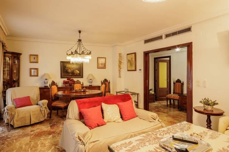 Fully equipped nice rental apartment | Next to Seville Cathedral | Perfect for remote work | Pets are welcome — photo 3