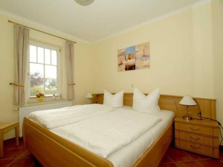 Lichtdurchflutete 55 m² Ferienwohnung mit Terrasse für 4 Personen & Hund — photo 4