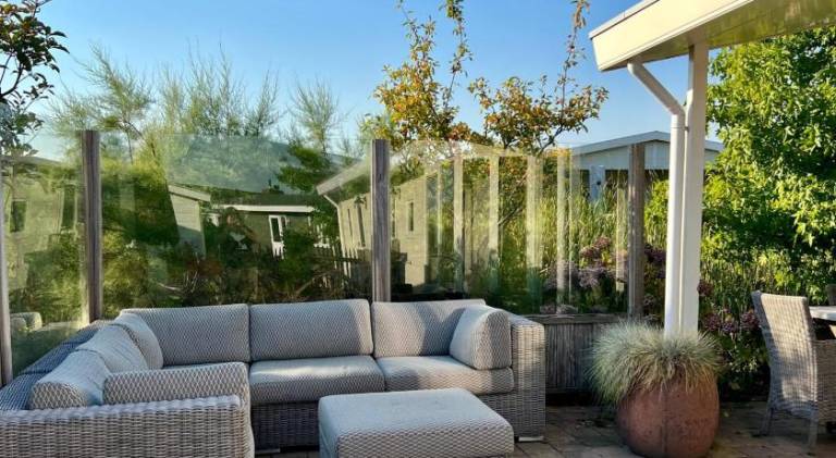 House with pool — photo 3