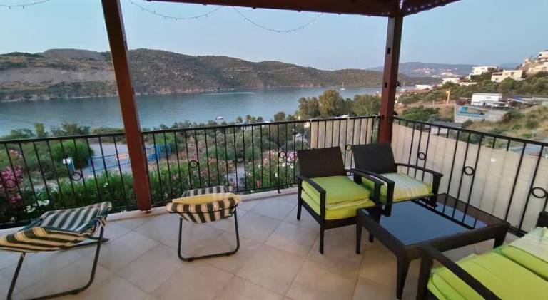 Vacation home with terrace, garden & barbeque — photo 2