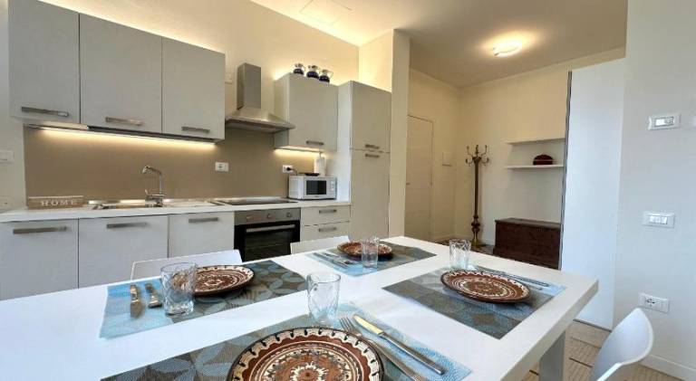 Serviced apartment with garden & patio — photo 5