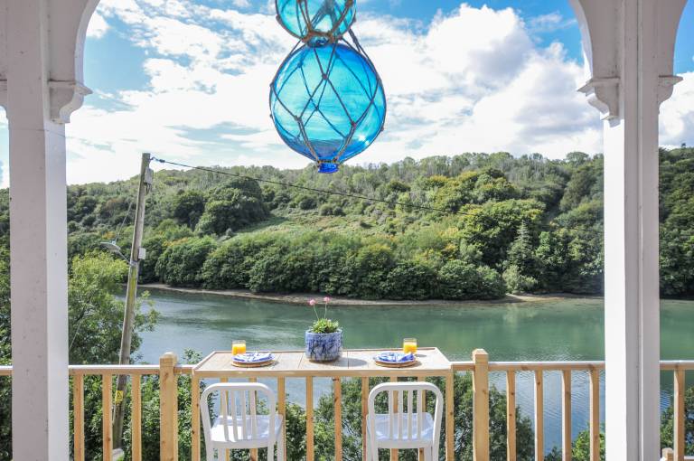 Children-friendly lovely cottage with terrace & garden | Beach view | Pets allowed in Looe