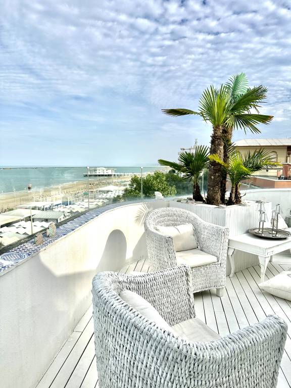 Rental apartment with barbeque & patio | Beach view — photo 2