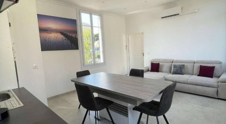 Cosy flat 250m from beach — photo 2