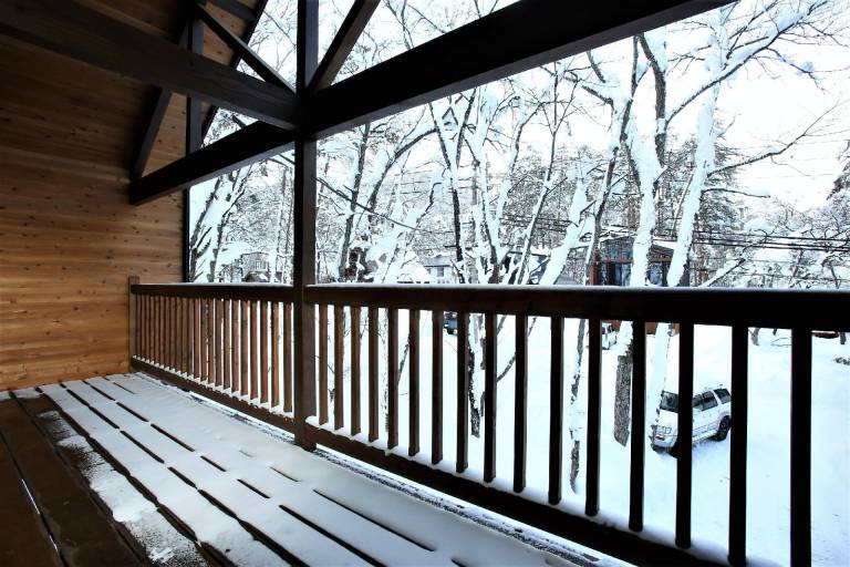 Snow Haven Brand-New House Near Echoland Street — photo 4