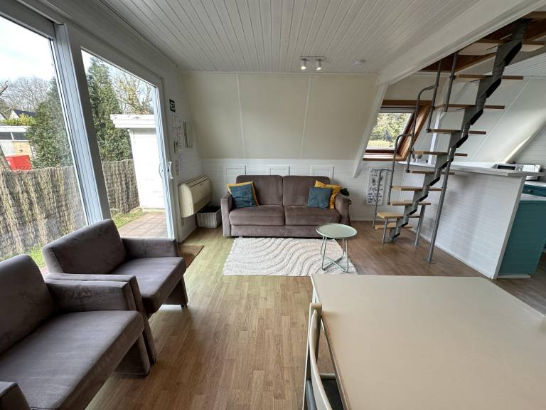 Simple chalet with shared pool on holiday park — photo 3