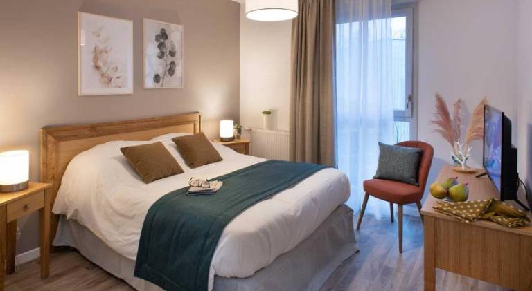 Charming serviced apartment with terrace, sauna & pool | Pets allowed in Soissons