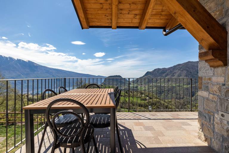 Apartment Bocca Nevese Pino with Lake View, Garden & Wi-Fi — photo 3