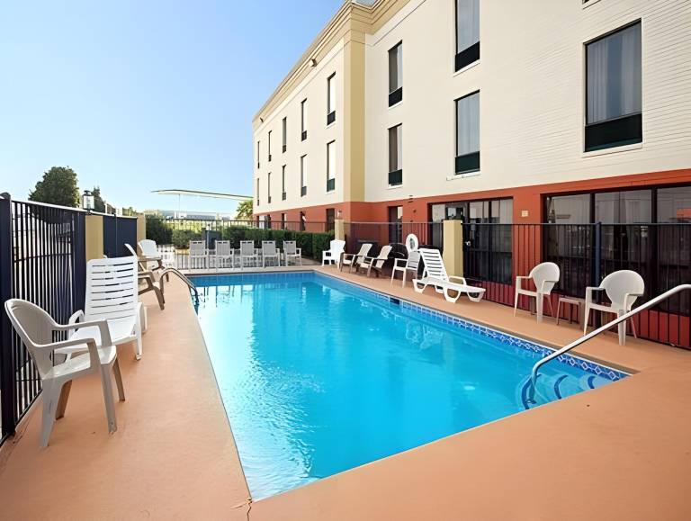 Comfort Suites Cumming-Atlanta near Northside Hospital Forsyth — photo 3