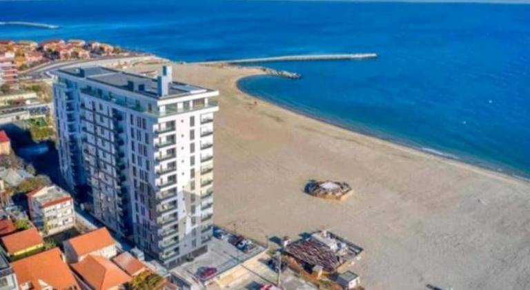 Rental apartment with 1 room for 4 persons in Constanta