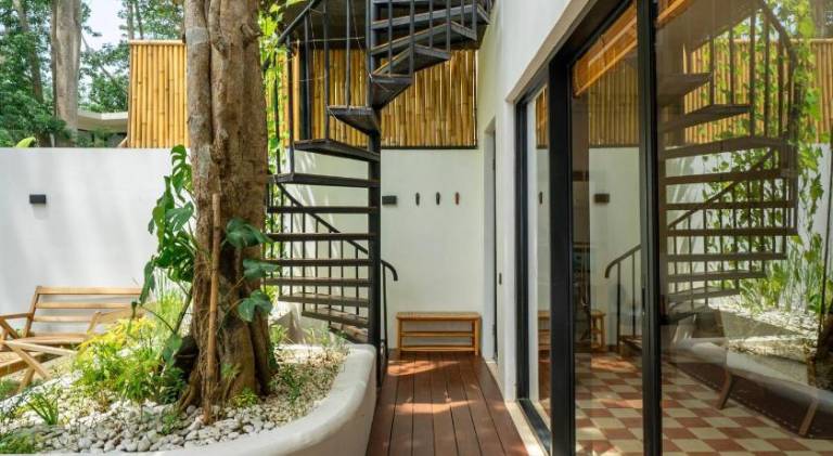 Villa with terrace, private pool & yard | Good for workation — photo 4