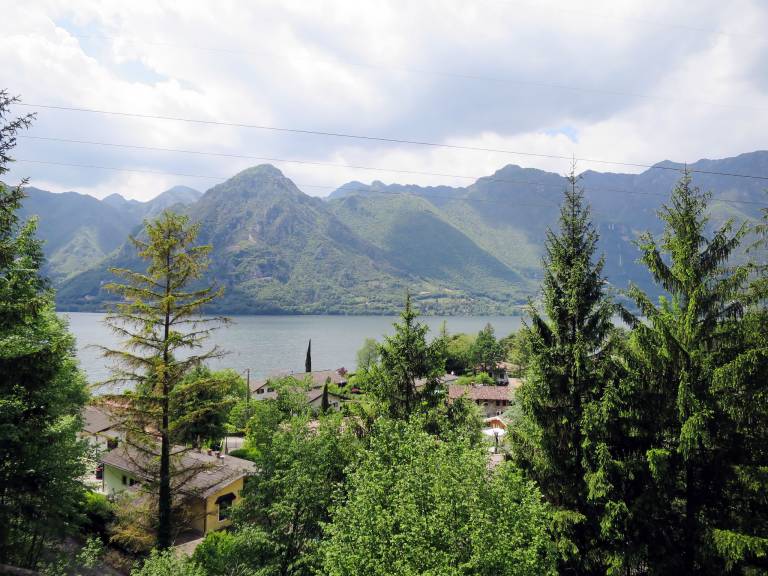 Holiday apartment with terrace & yard | Lake view — photo 5