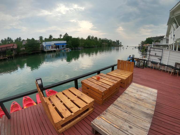 Villa with barbecue | Water view — photo 3