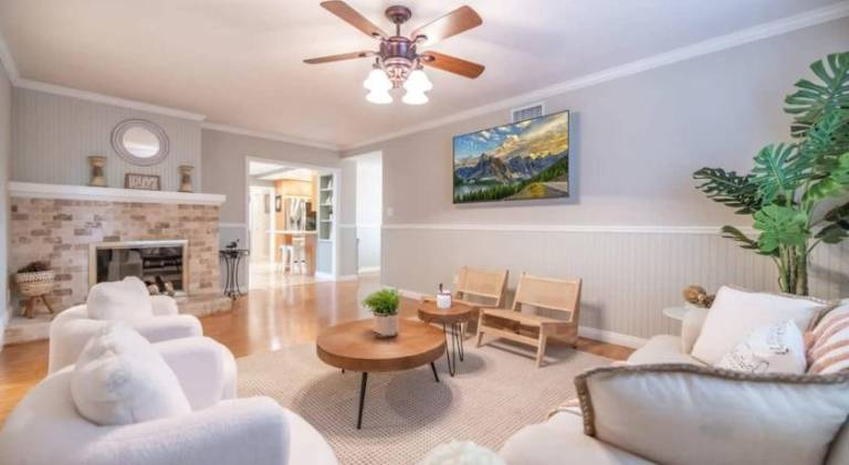 Vacation home with 4 rooms for 10 persons in Orange, CA