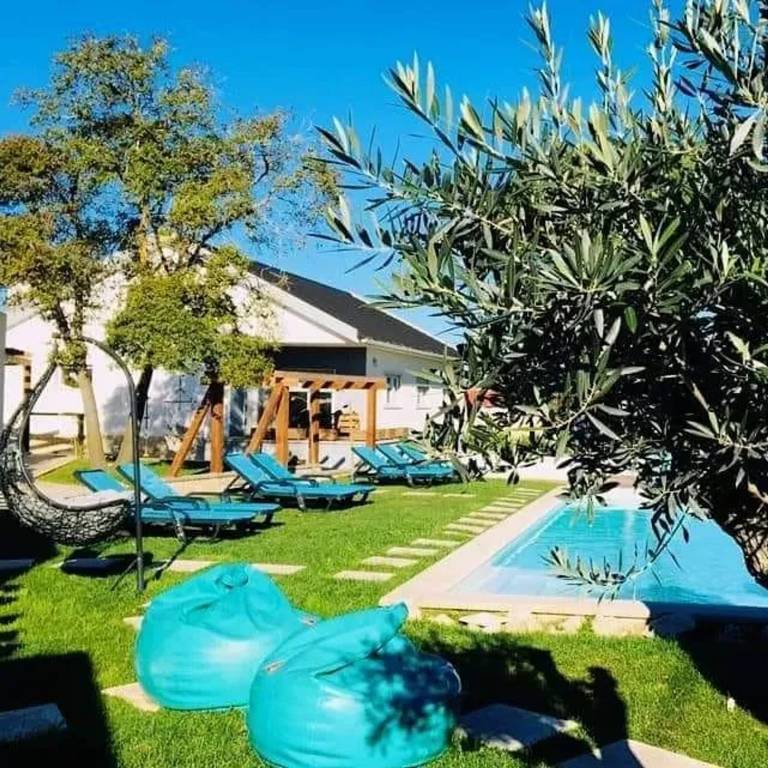 Ger&auml;umiges Haus in Atalaia mit Gemeinschaftspool
