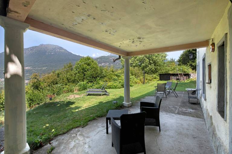 Casale La Selva Cottage Piccolo Apartment with Garden, Shared Pool, and Wi-Fi in Porlezza