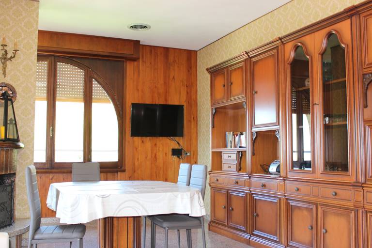 Charming vacation home with pool, BBQ & fast internet | Mountain view | Perfect for remote work | Dogs allowed — photo 2