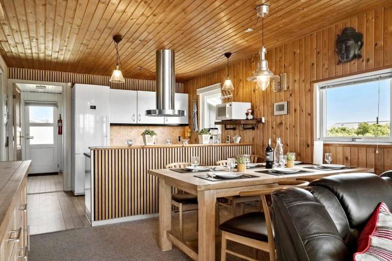 Vacation home with grill, patio & sauna — photo 4