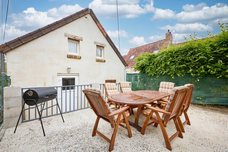 House with terrace, barbeque & yard — photo 4