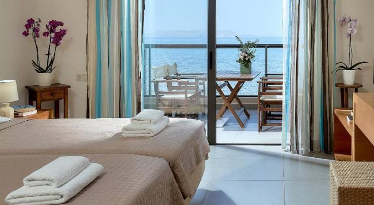 Nice serviced apartment with patio, pool & garden | Beach nearby | Dogs allowed in Hersonissos