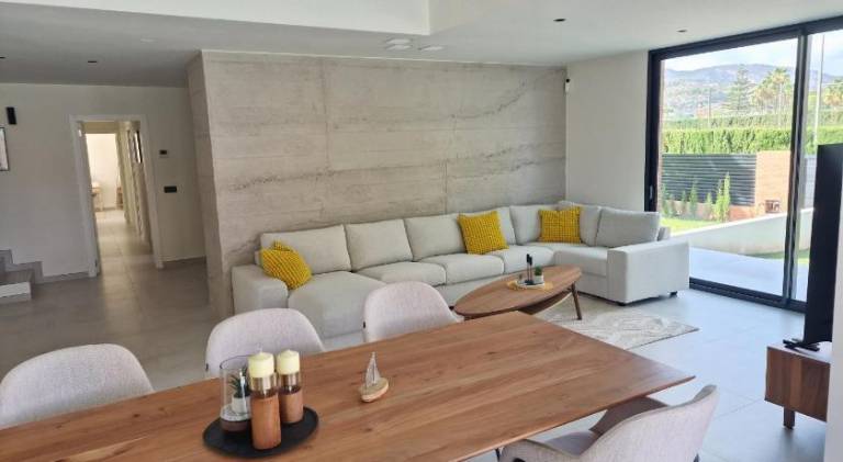 Villa with barbeque, private pool & garden | Perfect for remote work — photo 3
