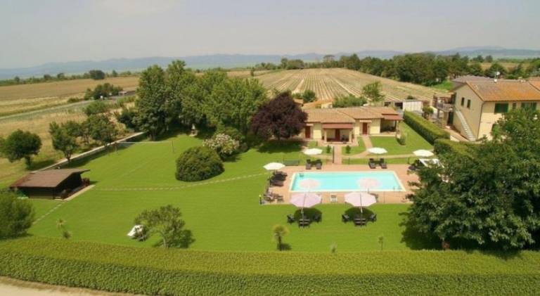 Holiday apartment with garden, barbeque & pool | Pet-friendly in Panicale