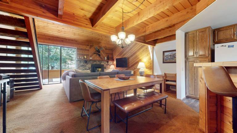 Condo with sauna & BBQ | Mountain view — photo 3