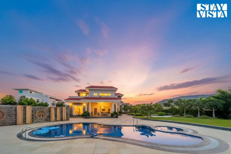 2044 m&sup2; Villa