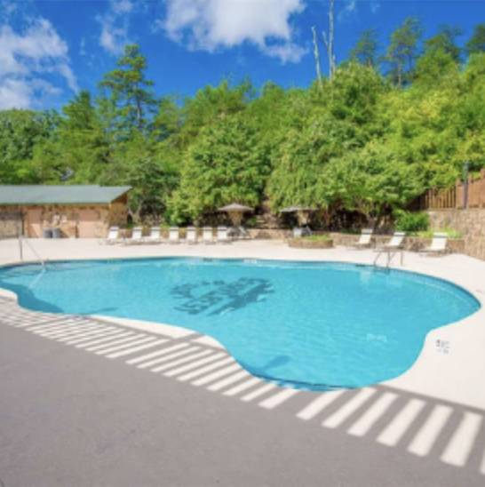 Cabin with hot tub, pool & grill | Mountain view in Pigeon Forge, TN