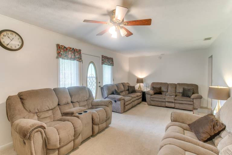 Cozy Waycross House w/ Yard & Screened Patio! — photo 4