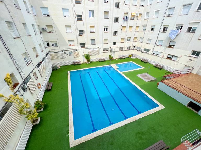 Apartment with yard & pool | Beach nearby | Pets are welcome in Santa Susanna