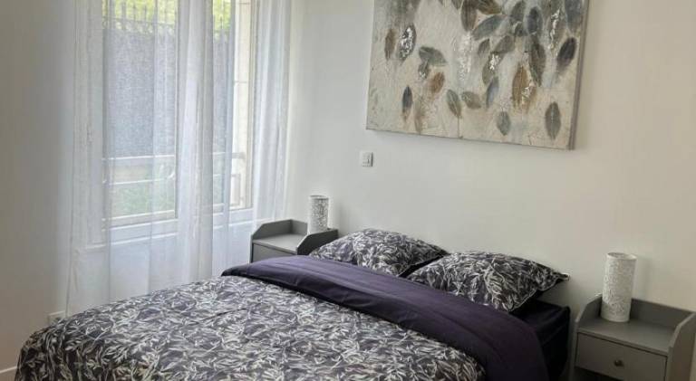 Holiday apartment | Suitable for remote work in Suresnes