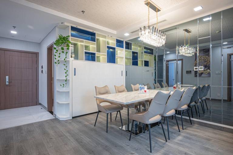 Apartment with barbeque & pool | Water view — photo 4