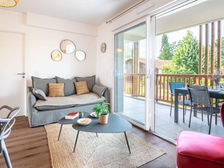 Rental apartment with terrace — photo 2
