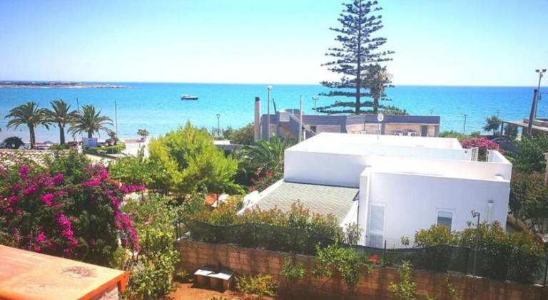 Vacation home with 3 rooms for 7 persons in Modica