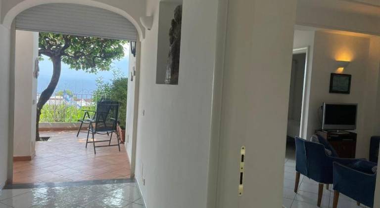 Vacation home with patio — photo 3