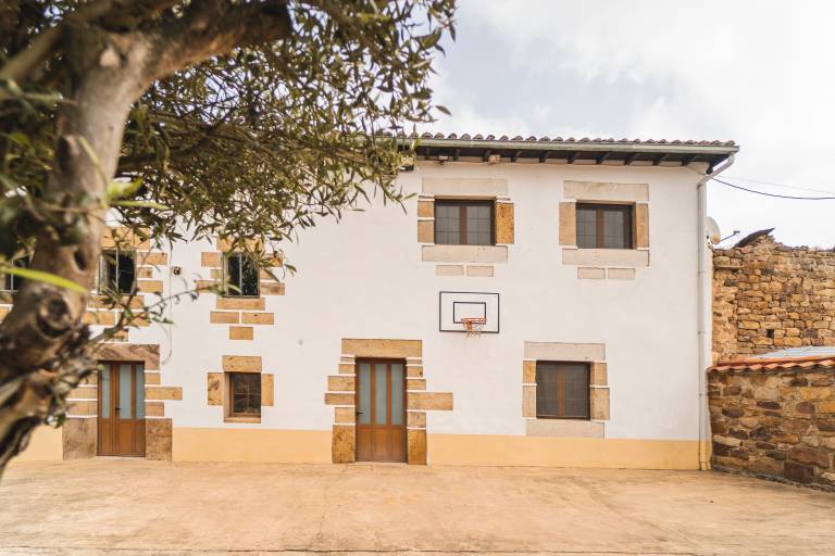 Child-friendly vacation home with terrace, garden & barbeque | Garden view | Suitable for remote work | Pets are welcome — photo 2