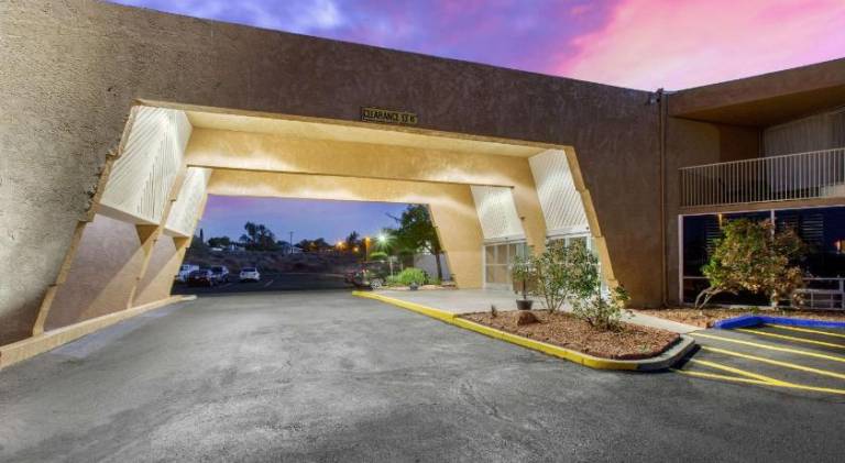 Scenic View Inn - Lake Powell - Page AZ — photo 3