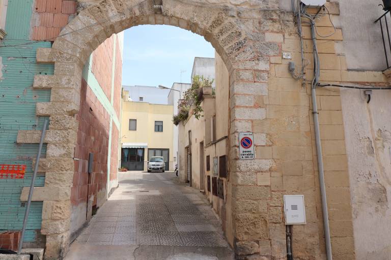 House with terrace — photo 2