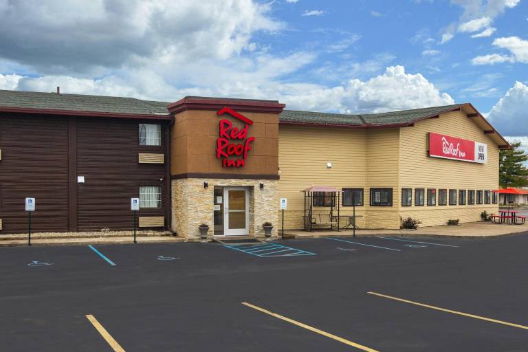Red Roof Inn Perrysburg — photo 5