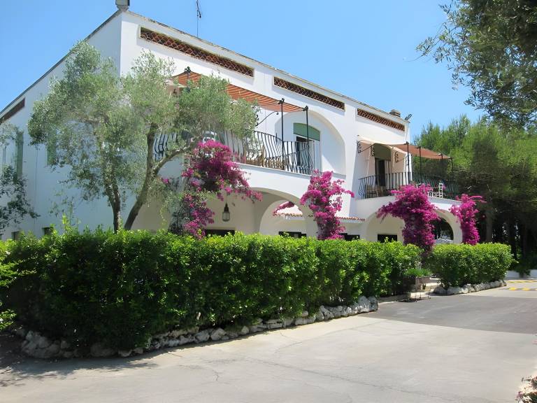 Serviced apartment with garden & patio in Otranto