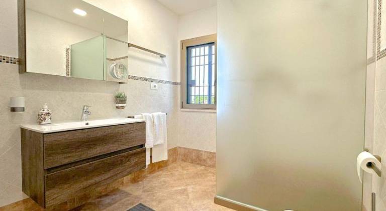 Villa with jacuzzi — photo 2