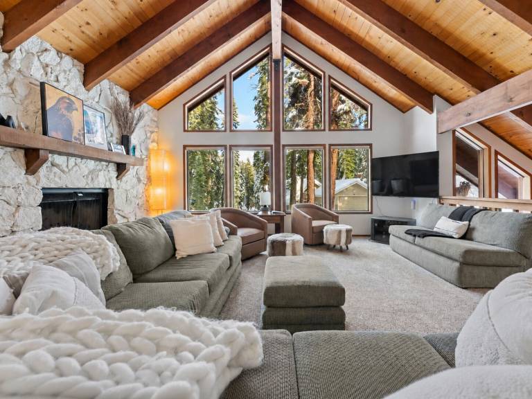 Cabin Carnelian Bay