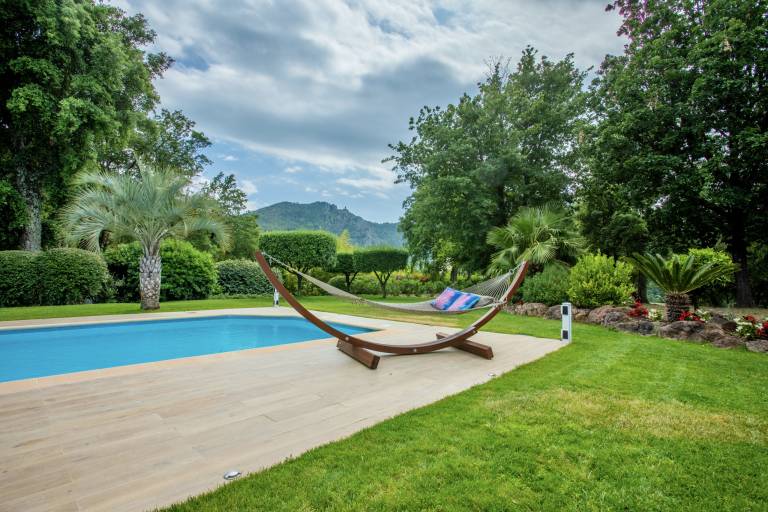 Villa with private pool, barbeque & patio — photo 4