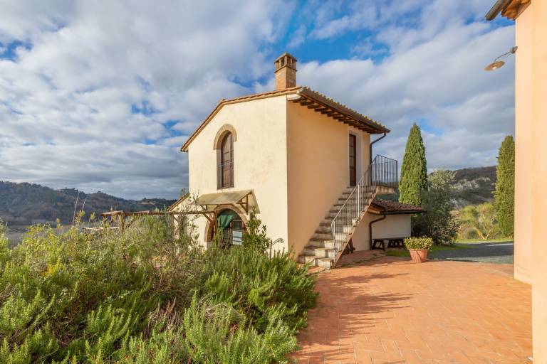 Vacation home with barbeque, pool & patio in Palaia