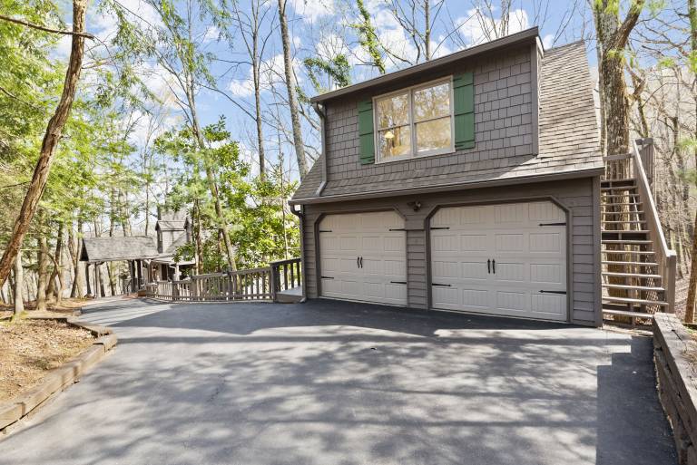 House Big Canoe