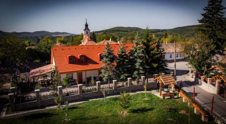 Apartman  Hollókő
