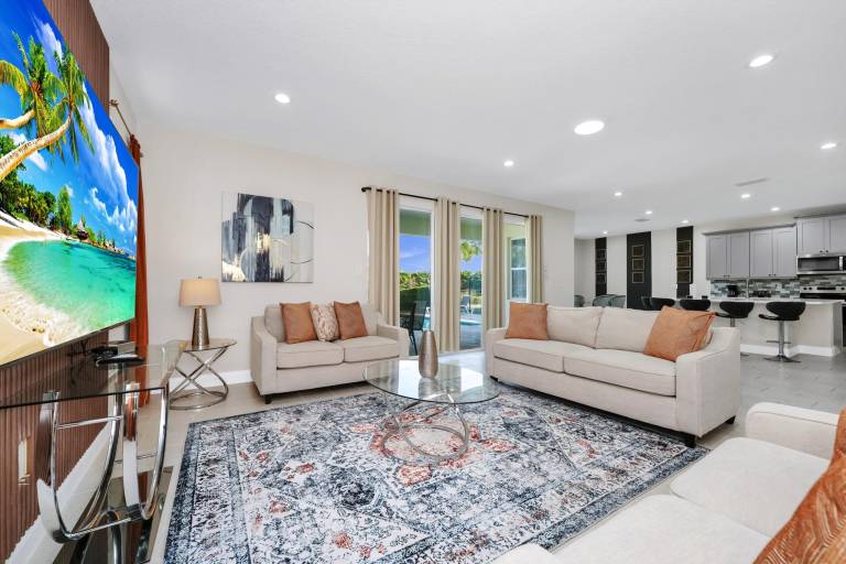 Child-friendly spacious vacation home with private pool | Pet-friendly — photo 3