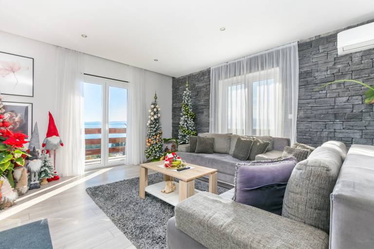 Two bedroom apartment with balcony and sea view Duće, Omiš (A-24975-b) in Omis