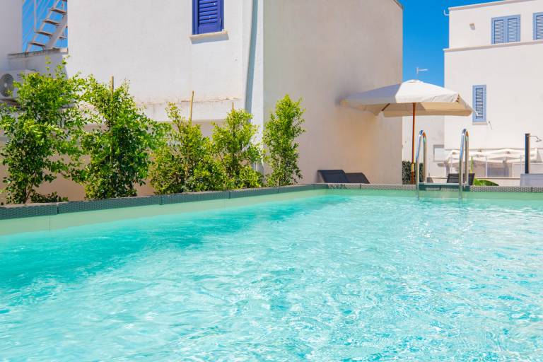 Children-friendly villa with private pool & barbecue | Pool view | Pets are welcome — photo 5